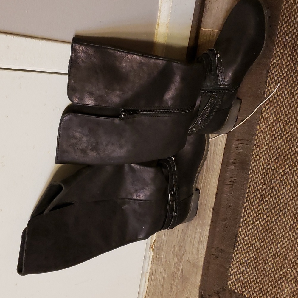 Black boots